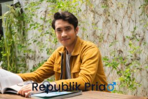 Read more about the article Warna Baju yang Cocok untuk Kulit Sawo Matang Pria