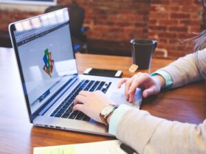 Read more about the article Jurusan DKV Kerja Apa? Cek Prospeknya di sini