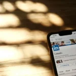 Contoh Profil LinkedIn yang Menarik