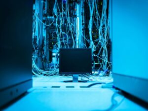 Read more about the article Network Engineer: Pengertian, Tugas, dan Gaji