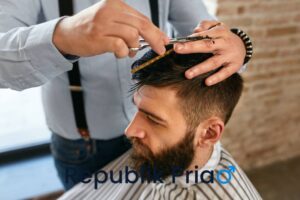 Read more about the article 7 Potongan Rambut Pendek Pria Terbaik 2025